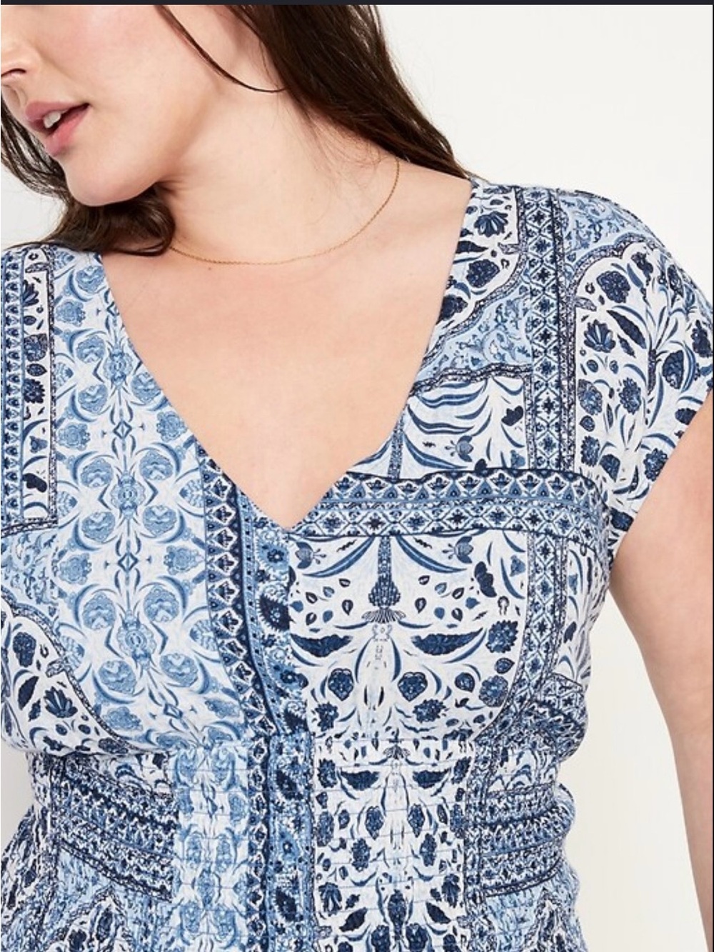 Old Navy Women’s Blue Printed V-Neck Top